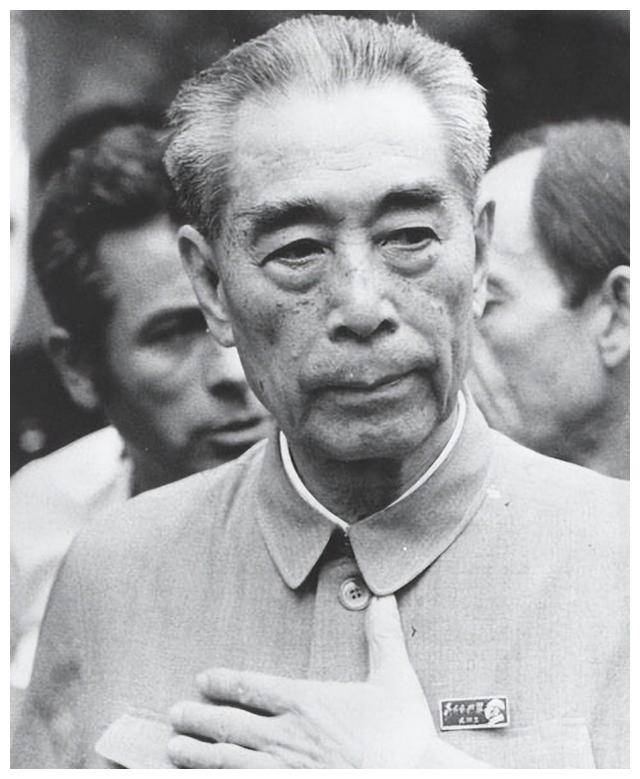封信后马上去见毛主席：看来我们想到一起了k8凯发一触即发1949年周恩来收到一(图6)