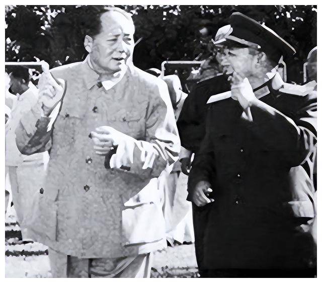 封信后马上去见毛主席：看来我们想到一起了k8凯发一触即发1949年周恩来收到一(图11)