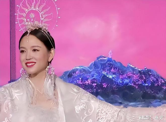 亿豪门怀孕6个月上春晚站C位真人生赢家凯发k8国际娱乐首选艳压奚梦瑶拒嫁30(图9)