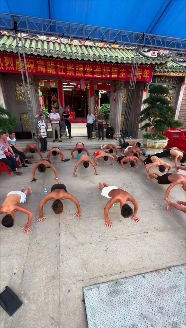 的天先塌了3条龙舟翻2条原因出在闺女身上凯发K8旗舰厅AG客服端午剩1天猎德村(图2)