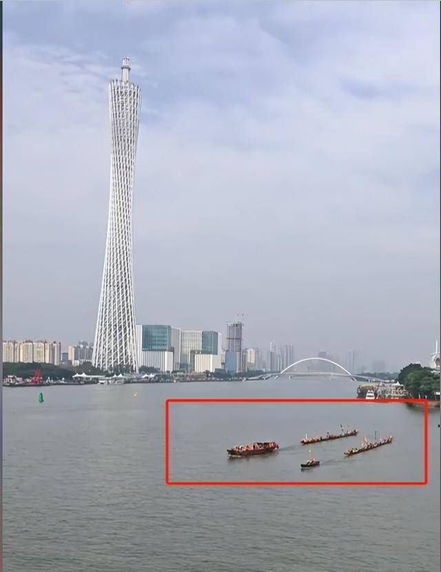 的天先塌了3条龙舟翻2条原因出在闺女身上凯发K8旗舰厅AG客服端午剩1天猎德村(图3)